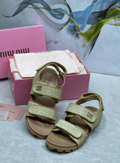 Miu Miu
Size 36-41
120 dhs✅

Zain175
♥️♥️♥️