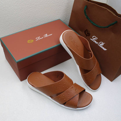 LORO PIANA SANDAL MEN 
SIZE 39 TO 46

180 dhs🪙🌺

Zain58
♥️♥️♥️