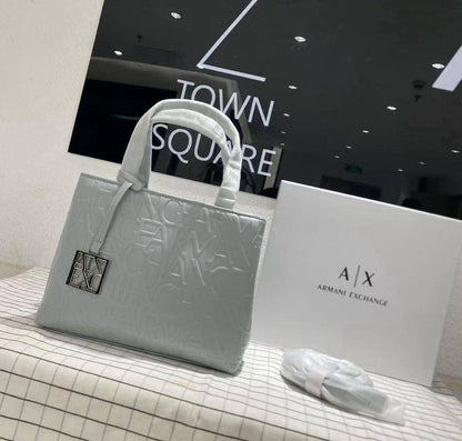 A | X
Armani Exchange
115 dhs🪙🖤
high quality 32Cm  
New come

Zain26
♥️♥️♥️