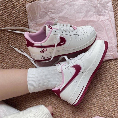 Nike Air Force 1 Low “Valentin” size36-45 ，
180 dhs🪙💕

Zain18
♥️♥️♥️