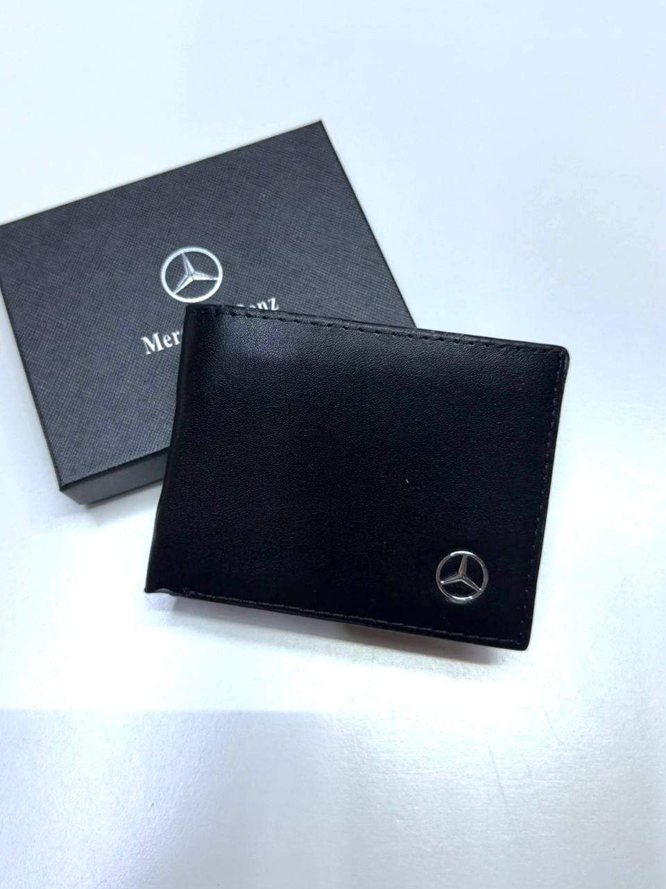 Men's wallet
30 dhs✅
With box
🎁🎁🎁

Zain42
♥️♥️♥️