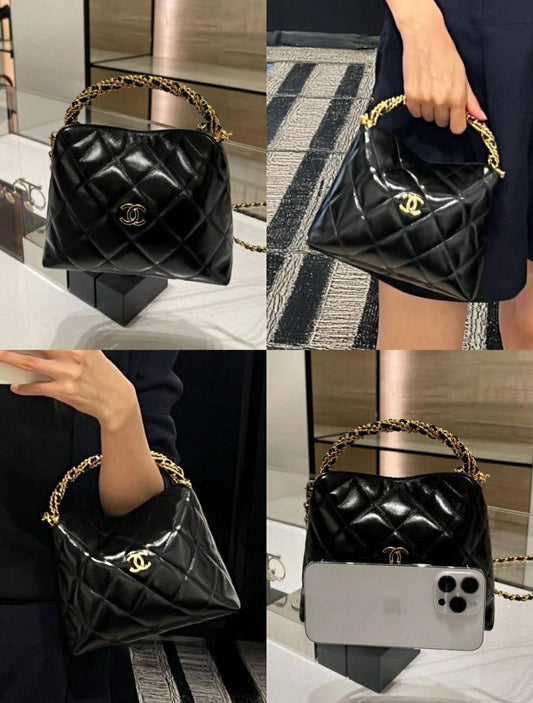 Chanel
95 dhs✅
size：22cm
Good-quality 

with box🎁

Zain35
Zain26
♥️♥️♥️