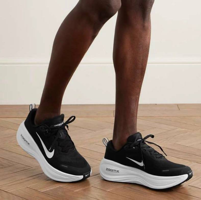 Nike Vomero Plus Black 
White，

Size 36-45 ，
240 dhs🇦🇪🇦🇪

Zain18
♥️♥️♥️