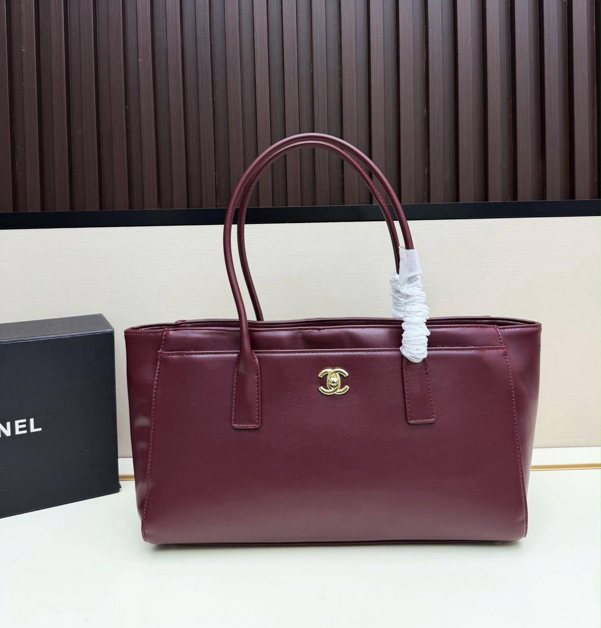 CHANEL COPY ONE 
NEW CAME 
210 dhs🇦🇪🇦🇪
SIZE: 35cm

Zain295
♥️♥️♥️