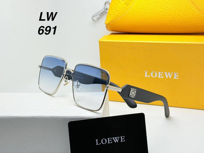 Loewe
70 dhs❤️

Zain126
♥️♥️♥️