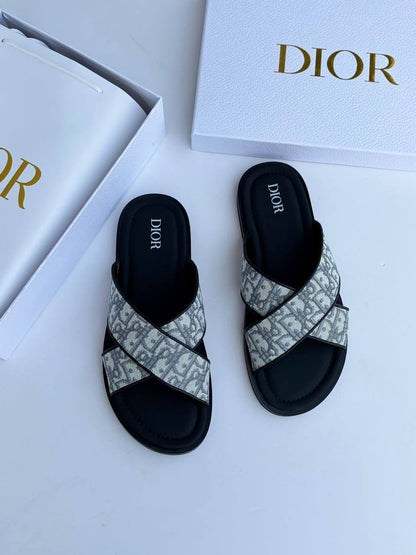 Dior Slippers
Size 40 to 46  
Good quality 
105 dhs✅

Zain79
♥️♥️♥️