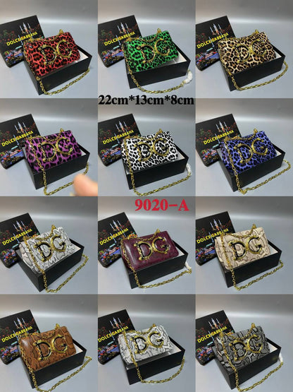 D&G
good quality 

with box 🎁🎁🎁

120 dhs✅

Zain39
♥️♥️♥️