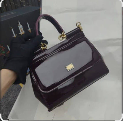 D&G

with box
🎁🎁🎁

100 dhs🪙🌨️

Zain143
♥️♥️♥️