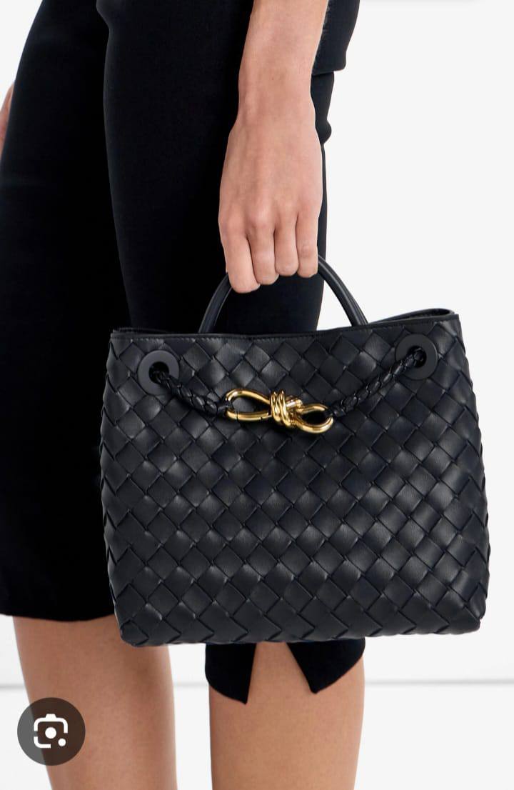 Bottega
⚡26cm
⚡without box
100 dhs💓

Zain118
♥️♥️♥️