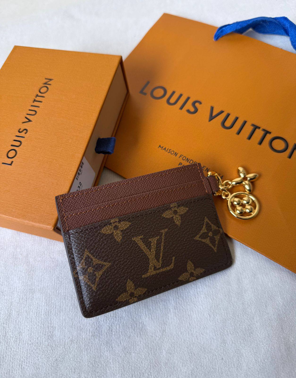 LV card holder
💝*Super Master*💝
320 dhs✅

Zain275
♥️♥️♥️