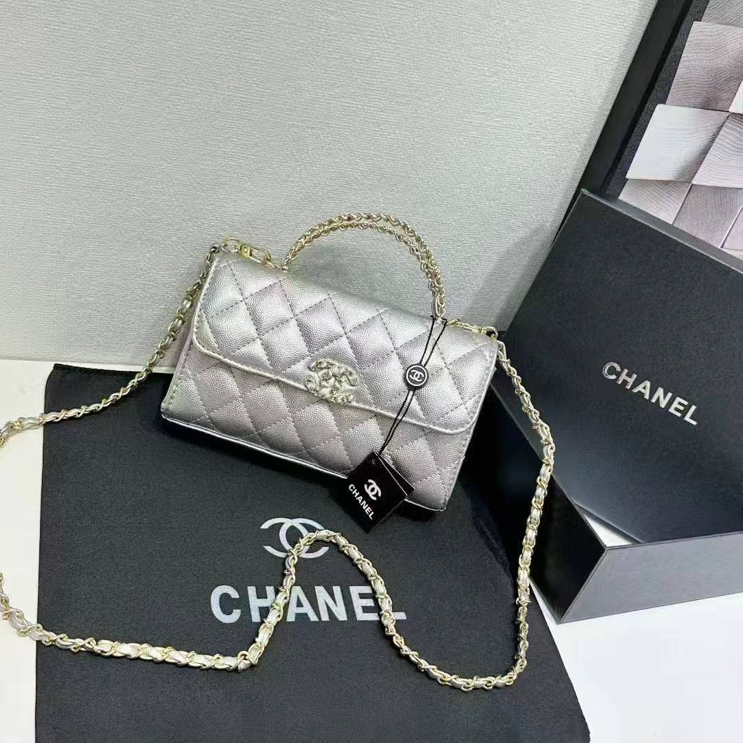 Chanel
Best quality
With box’s
🎁🎁🎁

95 dhs🗽
size 19cm

Zain158
♥️♥️♥️