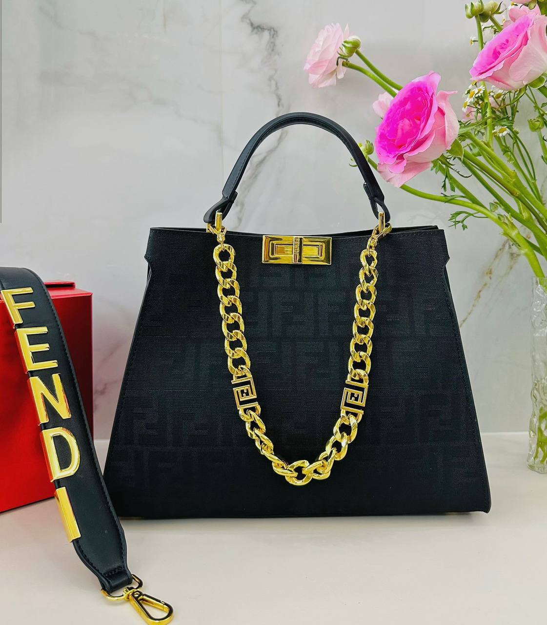 FENDI 
COPY ONE NEW CAME 
170 dhs💓

Zain39
♥️♥️♥️