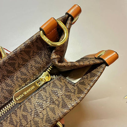 MK 
 GOOD QUALITY 
95 dhs✅

Zain39
♥️♥️♥️
