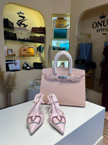 Hermes & valentino

Heels 140 dhs
Zain119

Bag 25 cm 120 dhs
Zain56

اطلبوها من الوتس المثبت في الأعلى👆🏻👆🏻

تواصلو معنا 👈🏻 Zain 
For order WhatsApp pinned 👆🏻

♥️♥️♥️
