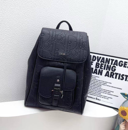 Dior 
BACKPACK 
GOOD QUALITY
110 dhs💓

Zain250
♥️♥️♥️