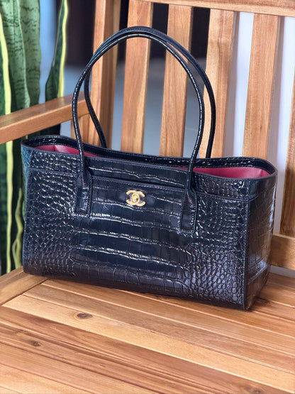 Loewe 
super master quality 
new collection ❤️
Available ✨💕
With full packing 📦
For Price 👇 WhatsApp✅
0568585901 
0507557372
0552275751 Owner Zain 👌

Zain252
♥️♥️♥️