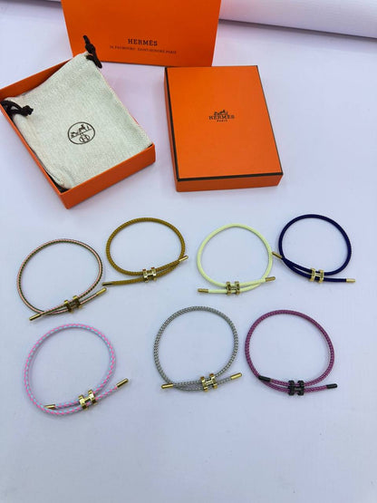 Hermes ❤️‍🔥*
Bracelet 🦋
good quality 💯
With black boxes 📦 
20 dhs✅
With normal boxes 🗃️ 
And paper bag🛍️
30 dhs✅
With master box 📦 
40 dhs✅

Zain216
♥️♥️♥️