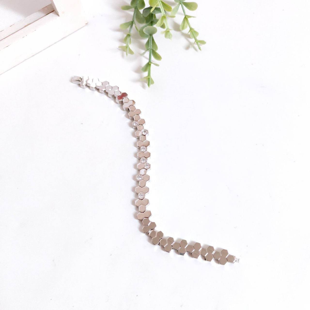 CHAUMET
__Full Set__🍃🛍️
*MASTER*🍃
With Normal box🎁
240 dhs✅
With master box🎁
310 dhs✅

Zain263
♥️♥️♥️