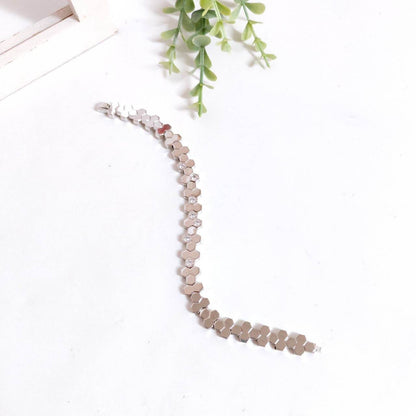 CHAUMET
__Full Set__🍃🛍️
*MASTER*🍃
With Normal box🎁
240 dhs✅
With master box🎁
310 dhs✅

Zain263
♥️♥️♥️