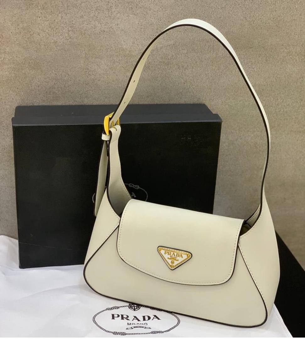 Goyard - Prada - Chanel
105 dhs🇦🇪🇦🇪 
high quality 27cm

Zain26
♥️♥️♥️