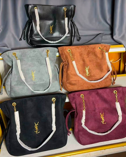 YSL
75 dhs✅
With box

Zain219
♥️♥️♥️