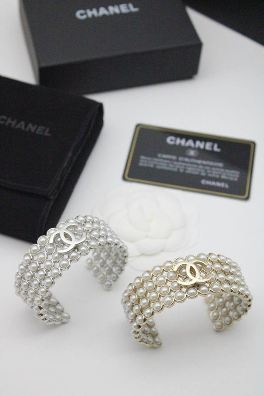 Accessories
110 dhs❤️

Zain122
♥️♥️♥️