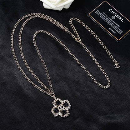 *CHANEL❤️‍🔥*
Necklace🦋
Master quality 💯
With normal boxes 🗃️ 
140 dhs🇦🇪🇦🇪

With master box 📦 
170 dhs🇦🇪🇦🇪

Zain216
♥️♥️♥️