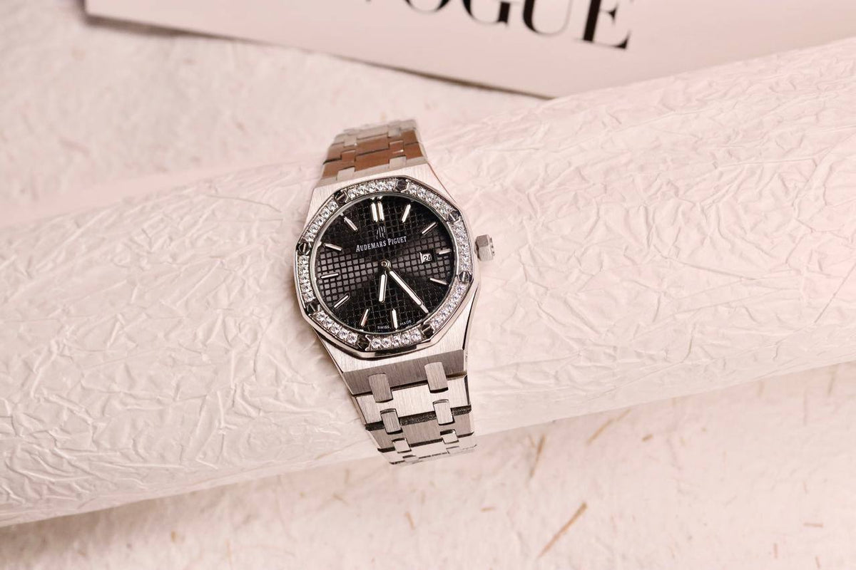 Ap watch 
For Ladies 

220 dhs🇦🇪🇦🇪

Zain33
♥️♥️♥️