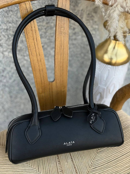 ALAIA

27cm
340 dhs🪙🌨️

Top quality

Zain167
♥️♥️♥️