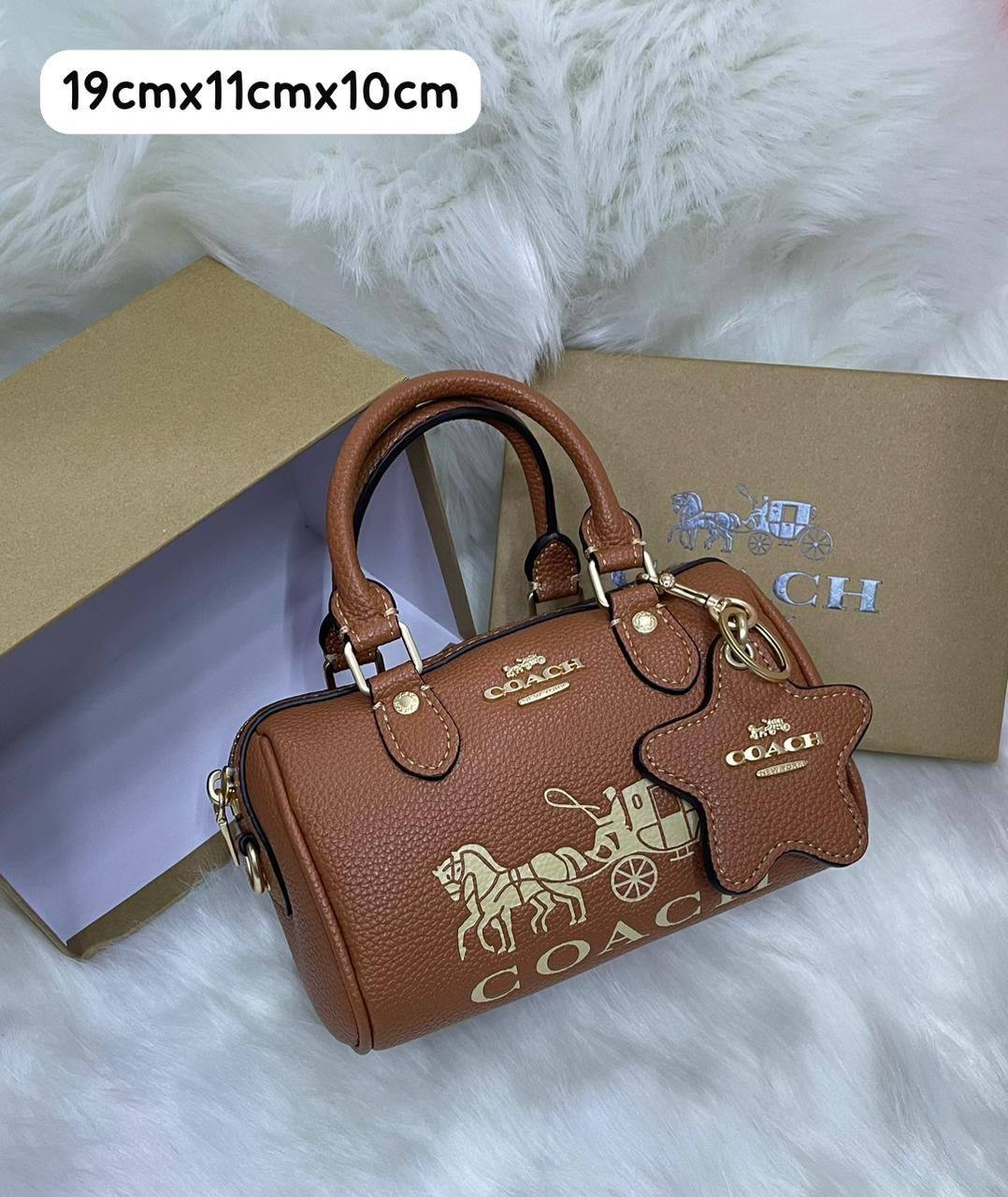 Coach
95 dhs✅

with box
🎁🎁🎁

Zain72
♥️♥️♥️