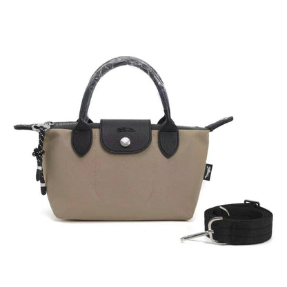 NEW CAME
LONG CHAMP BAG
GOOD QUALITY
50 dhs✅

Zain40
♥️♥️♥️