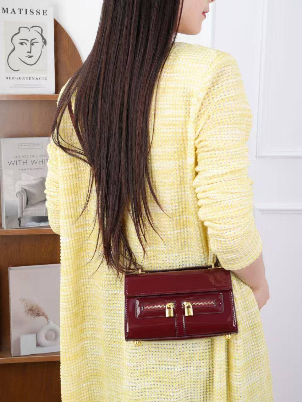 HERMES 

NEW CAME 
GOOD QUALITY 
WITH BOX 
90 dhs🇦🇪🇦🇪


Zain295
Zain39
♥️♥️♥️