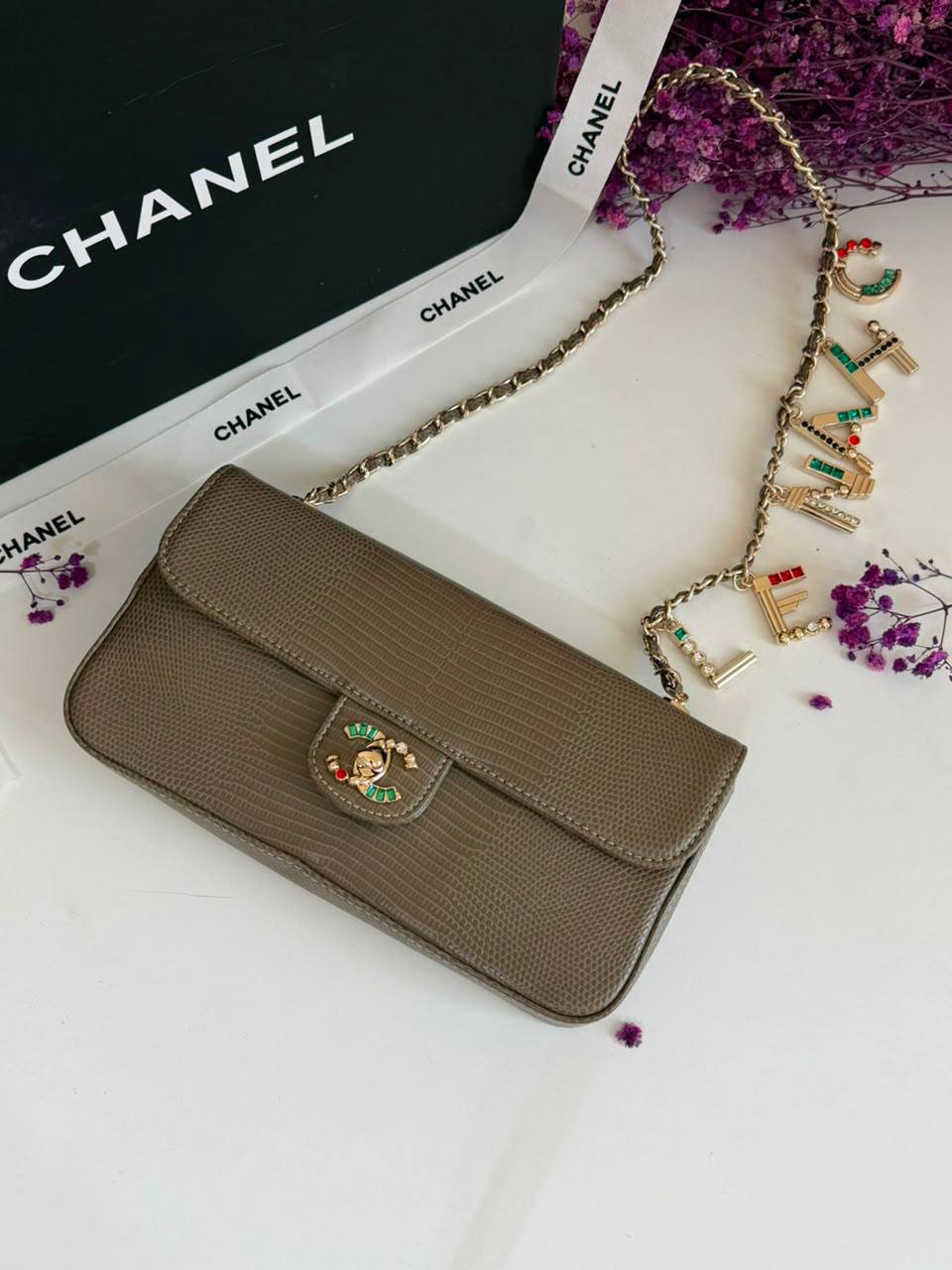 Chanel

240 dhs

Zain134
♥️♥️♥️