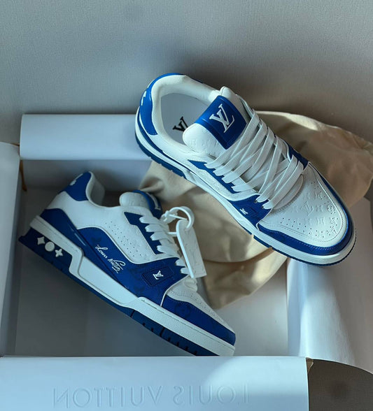 LOUIS VUITTON 
SUPER MASTER 
40-46
600 dhs🪙🖤

Zain43
♥️♥️♥️