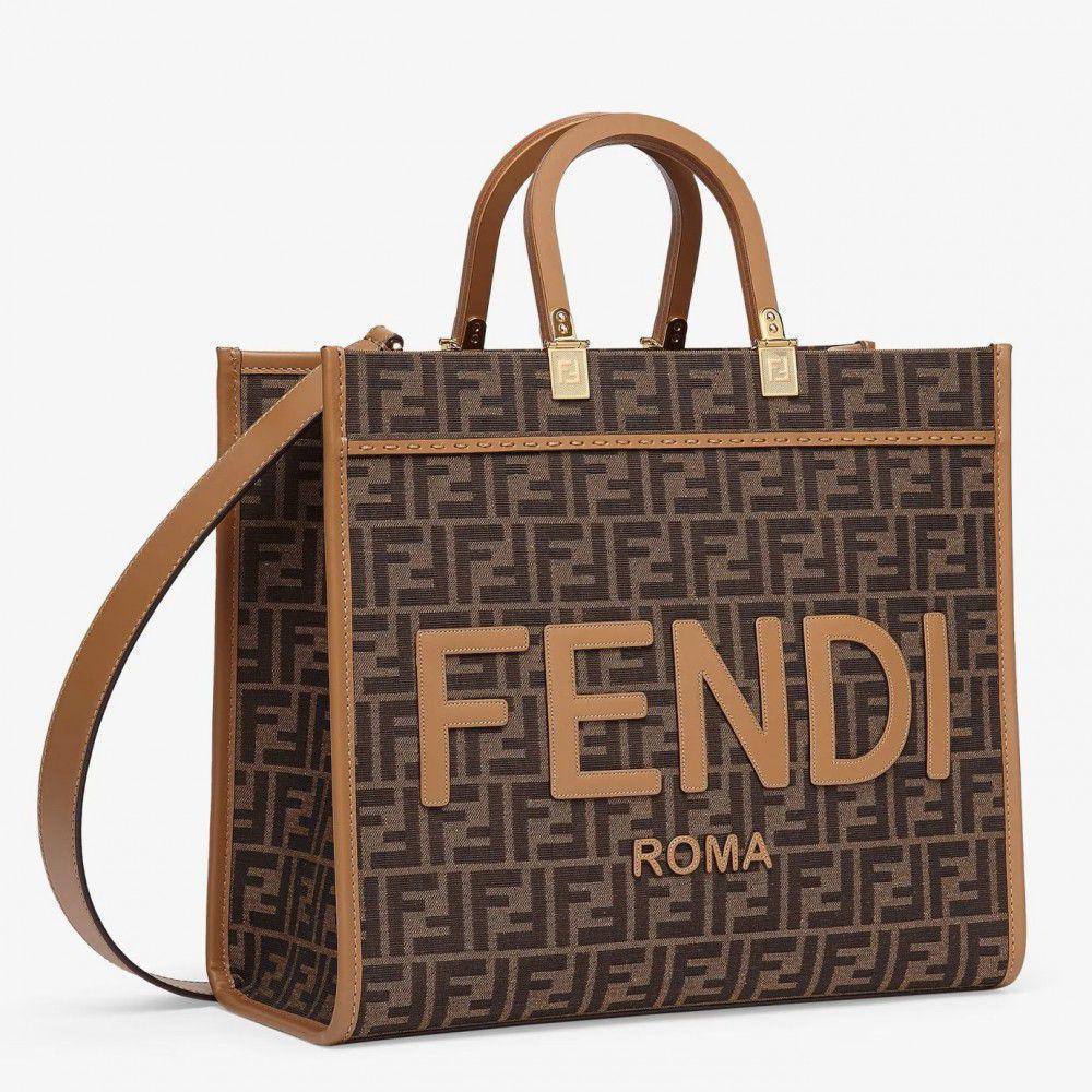 FENDI TOTE 
GOOD QUALITY 💯
110 DHS✅

Zain28
♥️♥️♥️