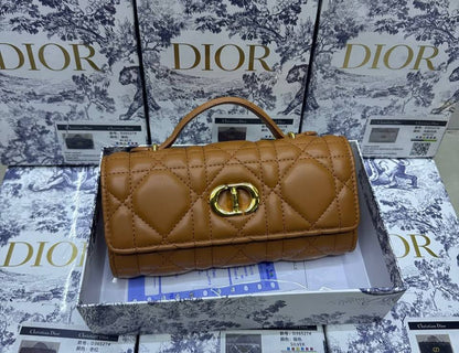 Dior 

100 dhs with box

Zain143
♥️♥️♥️