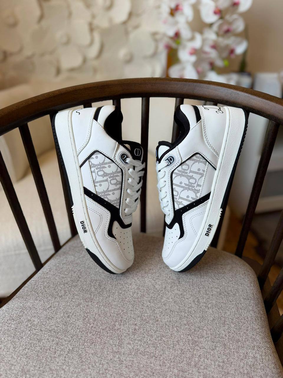 DIOR 
*AAA quality*
*size:40 to 46*
450 dhs🇦🇪🇦🇪

Zain185
♥️♥️♥️