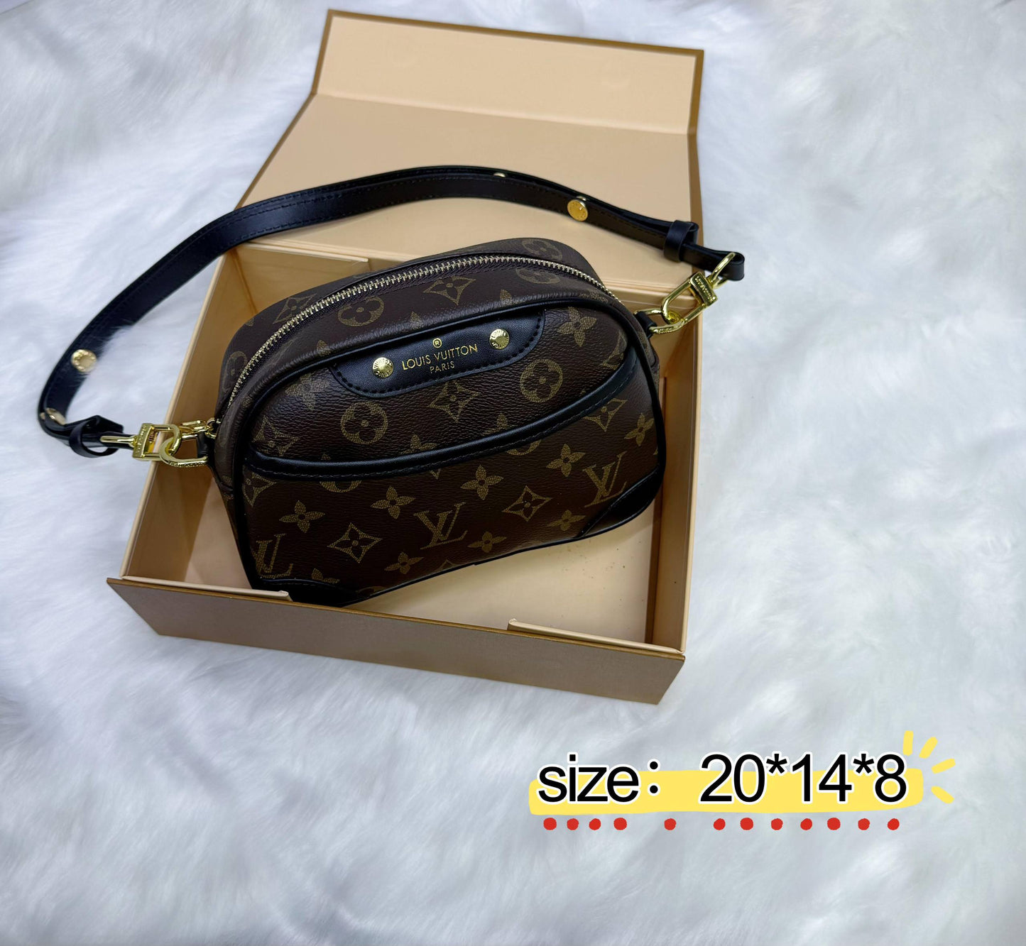 LV

✨✨NEW ✨✨

95 dhs❣️

with box
🎁🎁🎁

Zain38
♥️♥️♥️