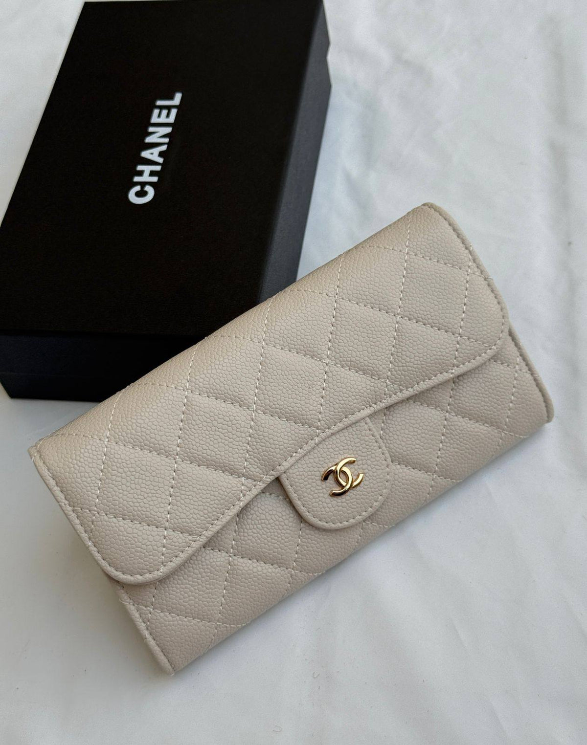 Chanel

Super Master

380 dhs🇦🇪🇦🇪

Zain275
♥️♥️♥️