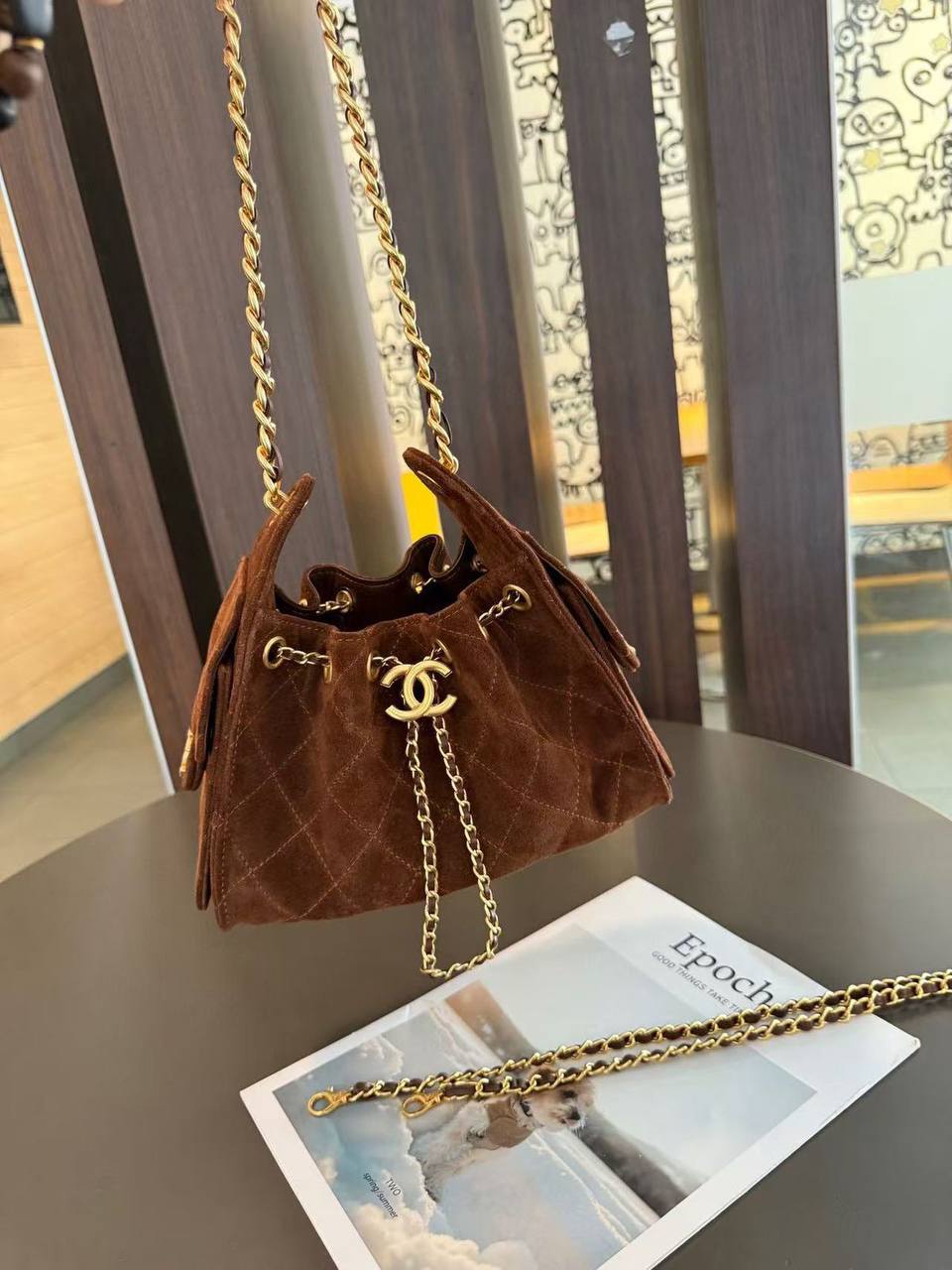 Chanel Master
size 22 cm💕
350 dhs🪙💚

Zain228
♥️♥️♥️