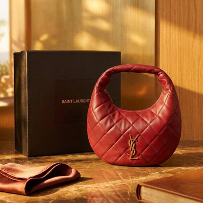 YSL - Saint Laurent
Icarino Baby Quilted
Lambskin leather material
With BOX
size : 25 cm

100 dhs💓

Zain239
♥️♥️♥️