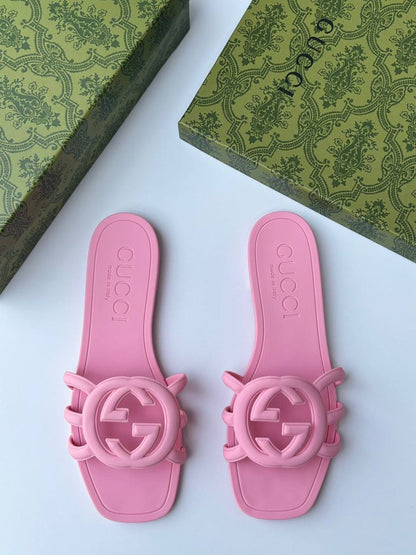 Gucci slipper
95 dhs🪙
Size 36-41
Good Quality

Zain55
♥️♥️♥️