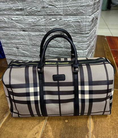 Fendi
Burberry 
70 dhs🇦🇪🇦🇪🇦🇪

Zain50
♥️♥️♥️