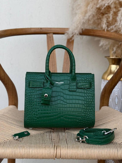 YSL
22cm
360 dhs✅
Top quality 
With box🎁

Zain167
♥️♥️♥️
