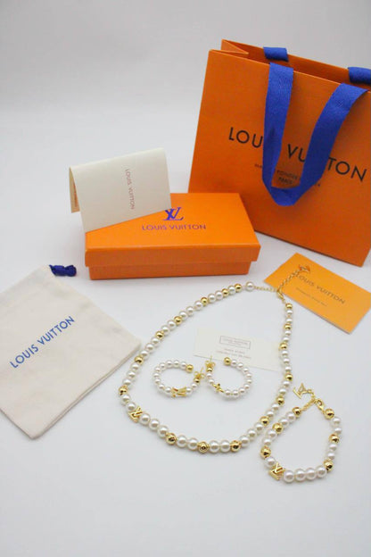 Lv set

150 dhs

Zain122
♥️♥️♥️