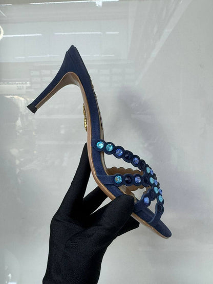AQUAZZURA
*master quality*🥳
*size: 36 to 42*👠
350 dhs🪙🌨️

Zain119
♥️♥️♥️