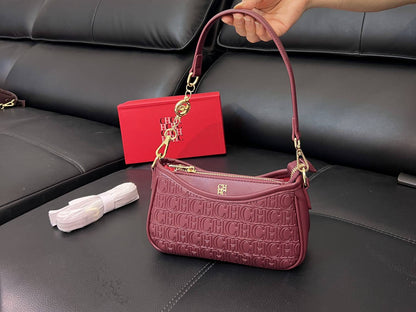 CH
90 dhs✅
with box
size 22cm

Zain26
♥️♥️♥️