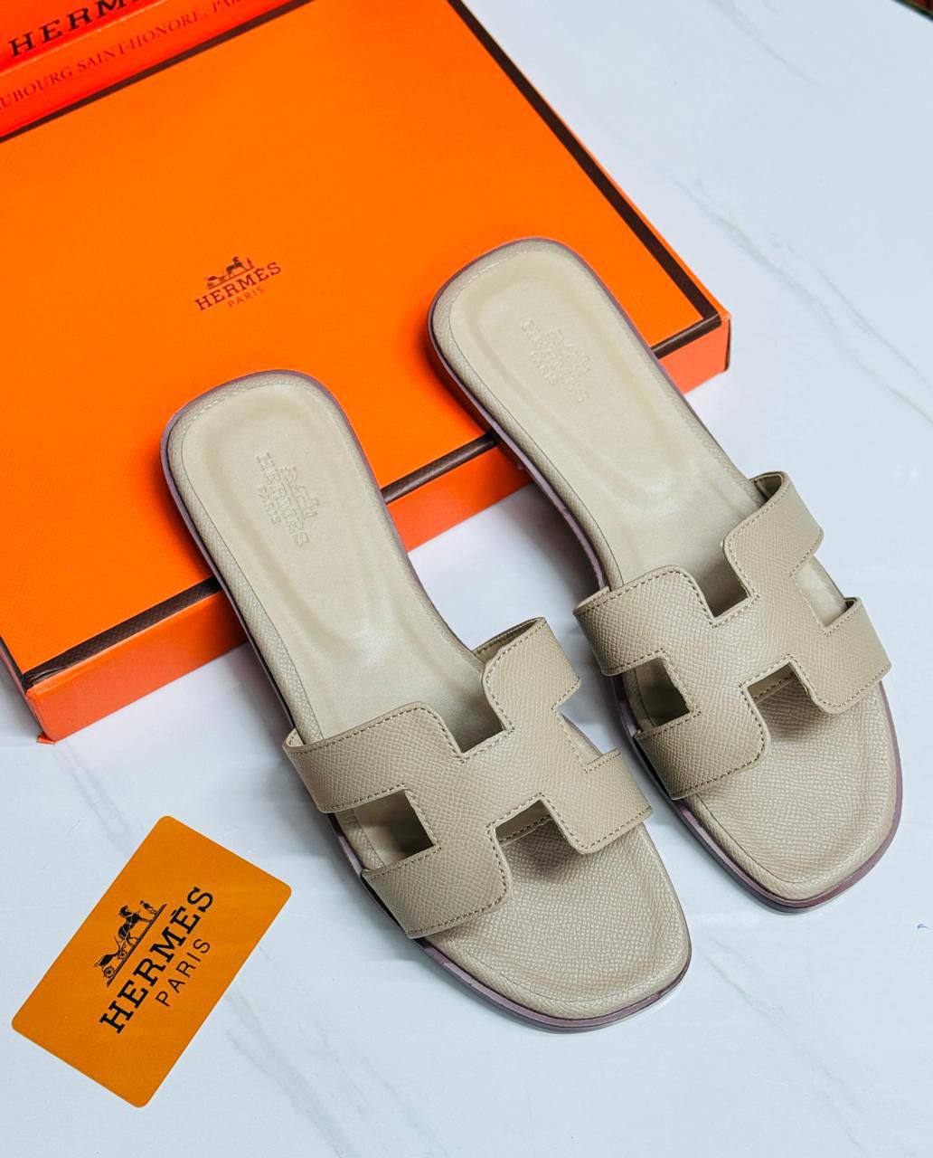 𝗛𝗘𝗥𝗠𝗘𝗦 𝗢𝗥𝗔𝗡 𝗦𝗟𝗜𝗣𝗣𝗘𝗥
💯high quality
Size 36-37-38-39-40-41
90 dhs❣️

Zain86
♥️♥️♥️