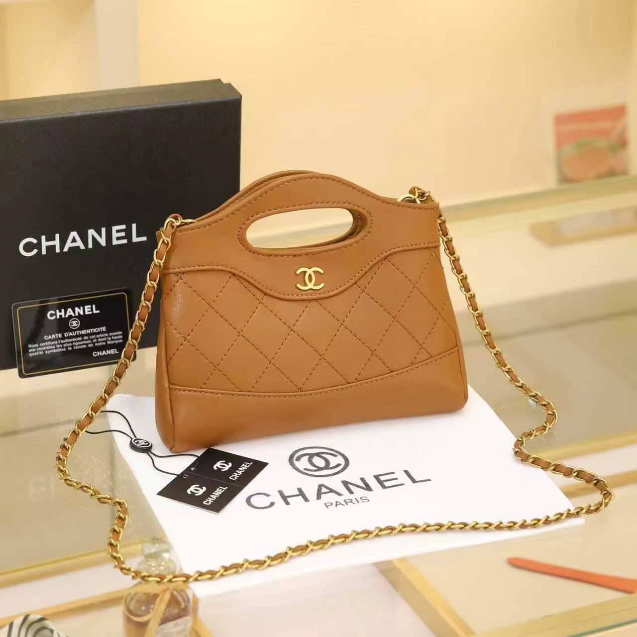 Chanel

95 dhs✅

high quality 

With box
🎁🎁🎁

Zain26
♥️♥️♥️