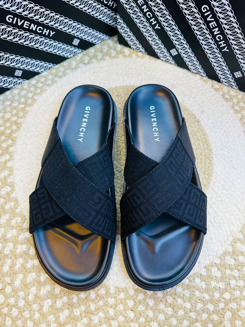 New
Size 40-46 
200 dhs💓

Zain132
♥️♥️♥️